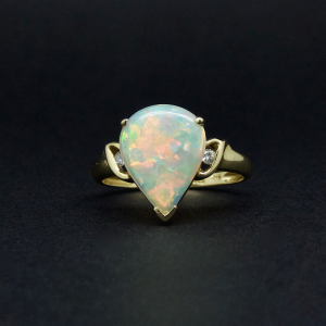 14K Y/G Light Opal & Diamond Ring 1.64cts 2RD=0.05cts