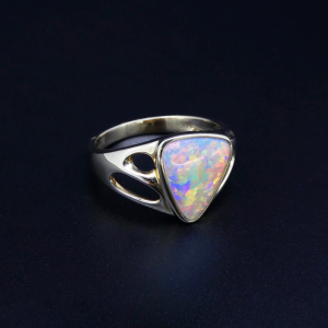 14K Y/G Light Opal Ring 4.16cts