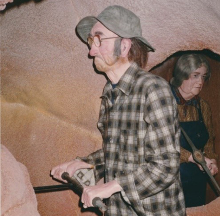 1986-opal-mine