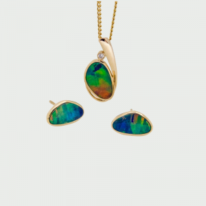 14K Y/G Doublet Opal Earrings & Pendant 3.49cts Set